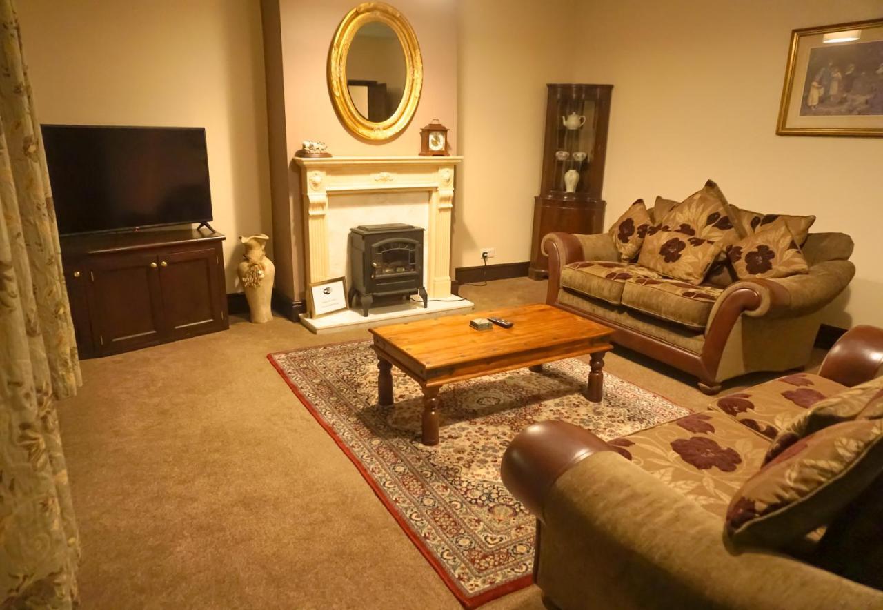 Manor House Hotel, Cockermouth Extérieur photo